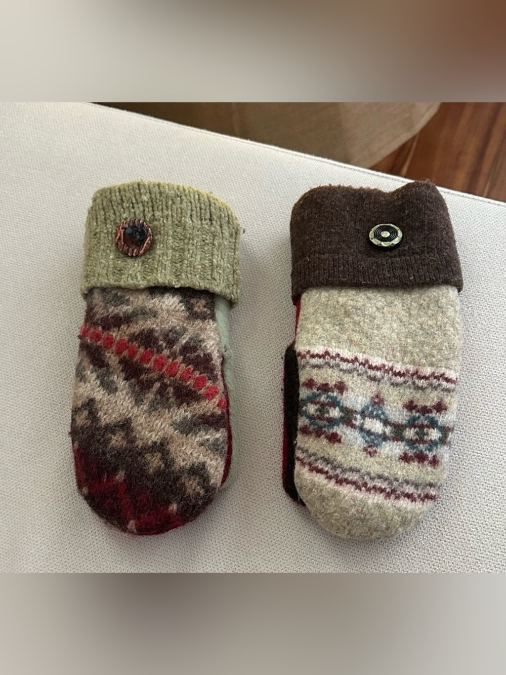 Baabaazuzu Mismatched Wool Mittens
Lined One
Size